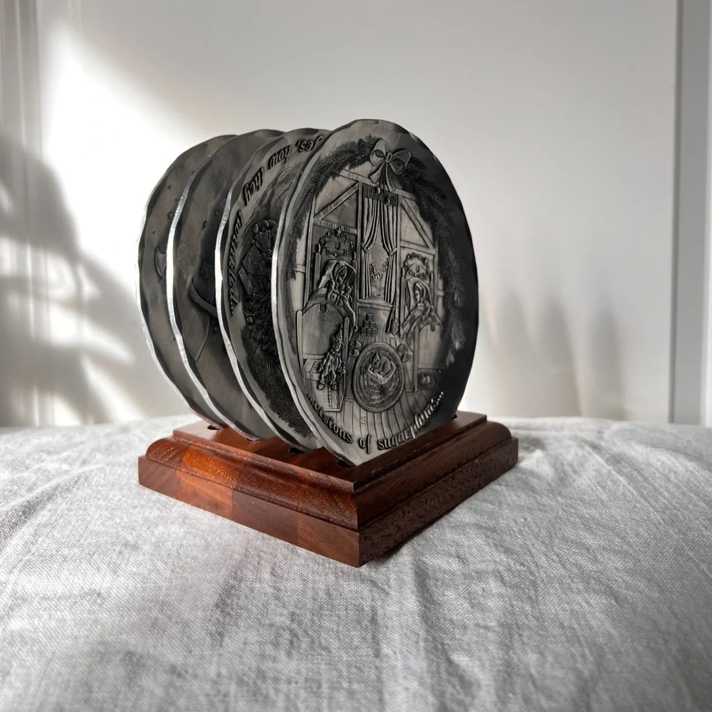 Handmade Wendell August‎ Christmas Coasters Set of 4 Aluminum w Wooden Stand